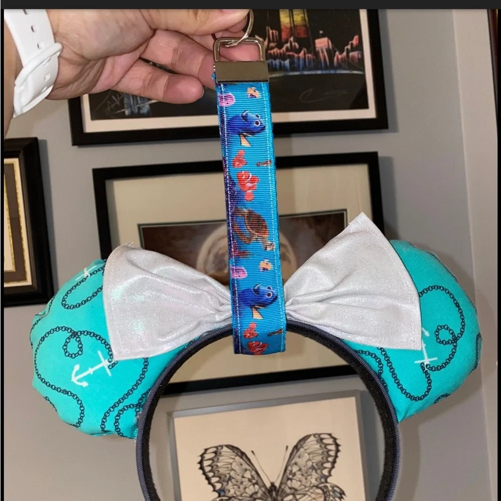 Handmade Minnie ears holder keychain in Finding Nemo design